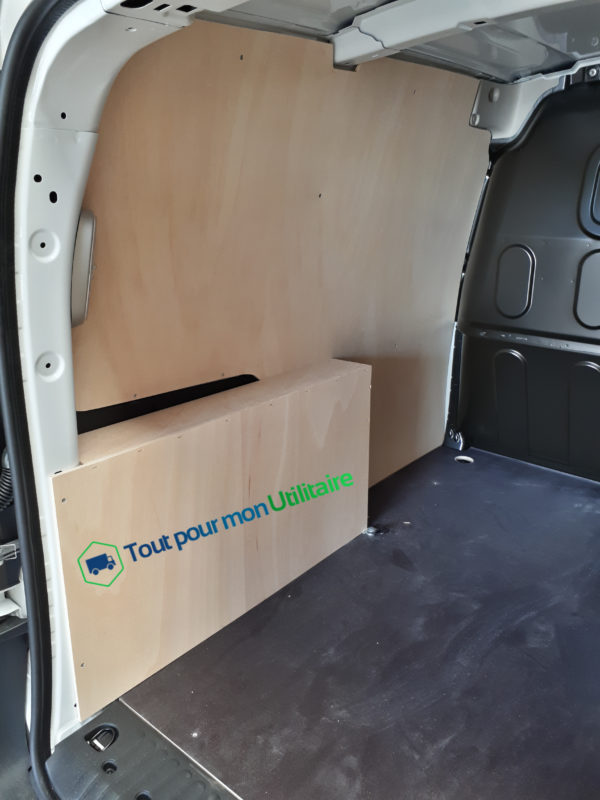 aménagement et accessoire habillage intérieur bois pour renault Kangoo 2016+ 2 portes arrières avec plancher anti dérapant coté gauche