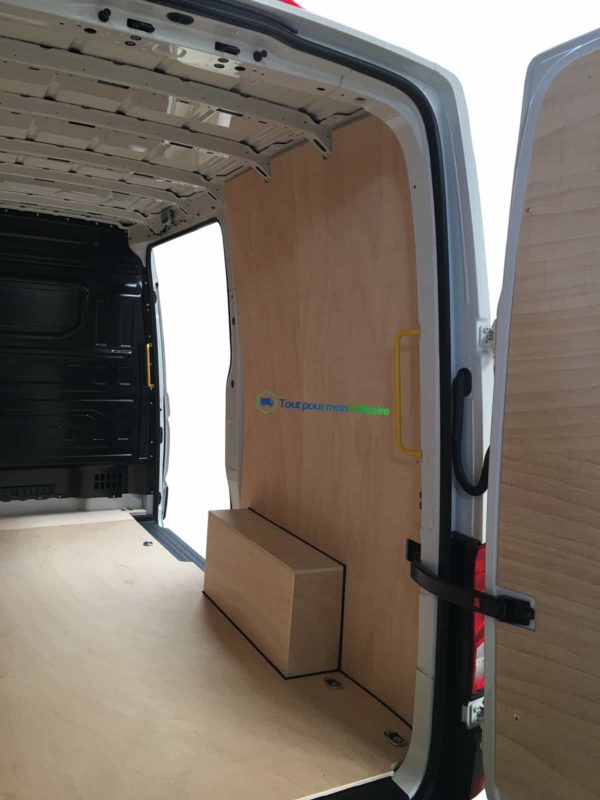 aménagement et accessoire habillage intérieur bois pour Volkswagen crafter 2017 porte arrière coté droit